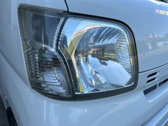 Daihatsu Hijet Cargo 12