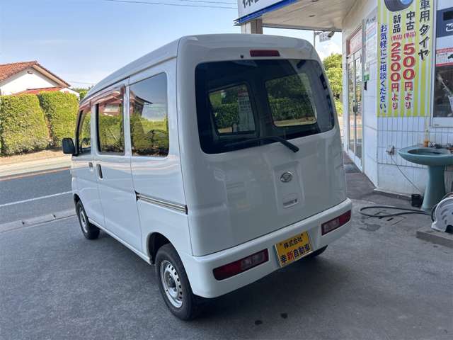 Daihatsu Hijet Cargo 6
