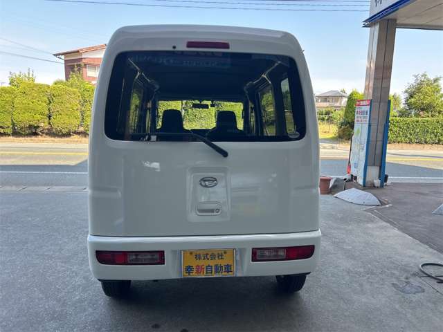 Daihatsu Hijet Cargo 7