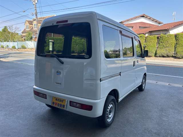 Daihatsu Hijet Cargo 8