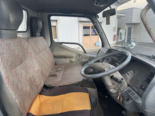 Mitsubishi Fuso Canter Guts 4