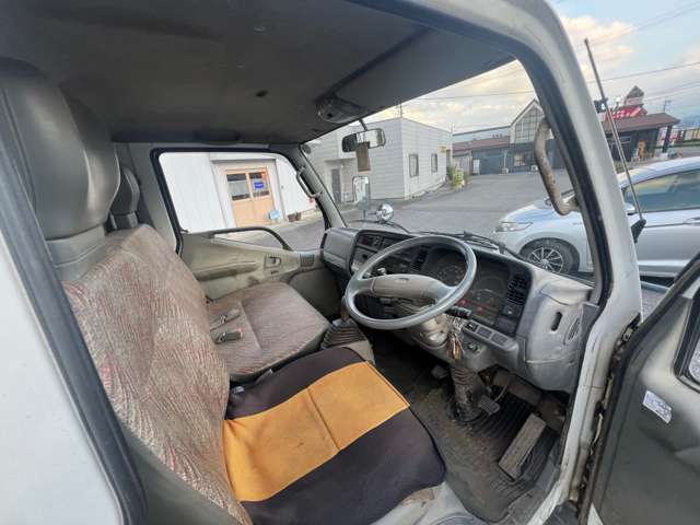 Mitsubishi Fuso Canter Guts 5