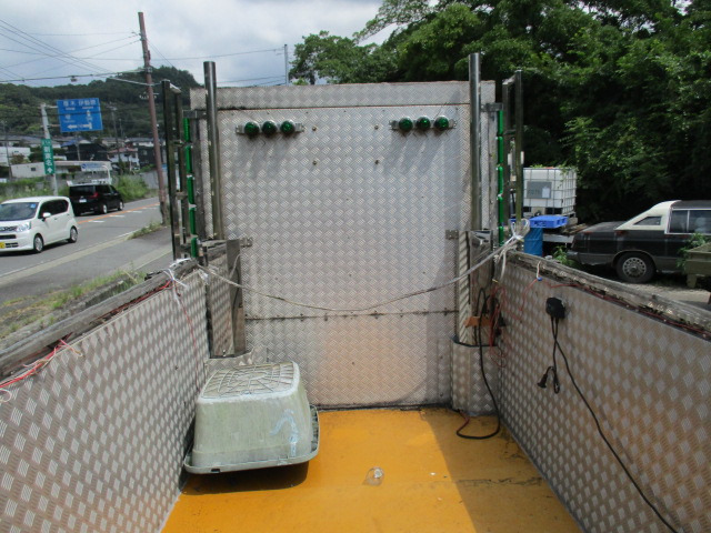 Mitsubishi Fuso Canter 9