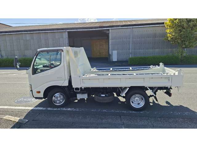 Hino Dutro 11