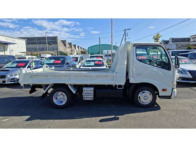 Hino Dutro 12