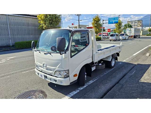 Hino Dutro 7