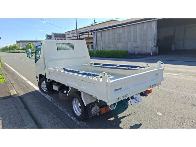 Hino Dutro 10
