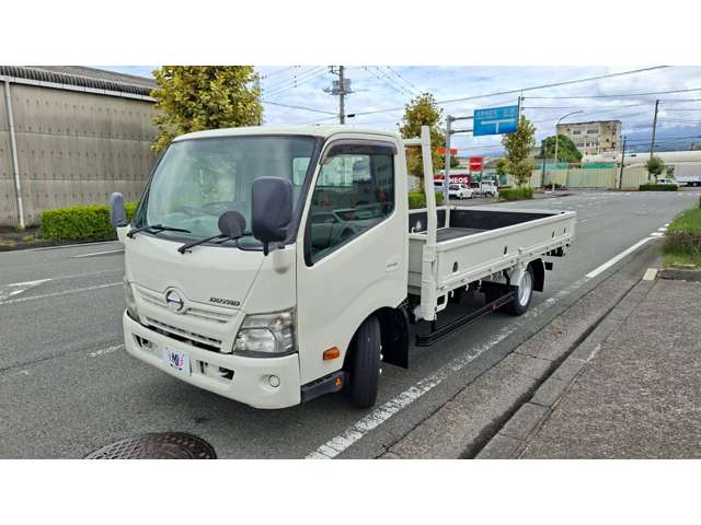 Hino Dutro 3
