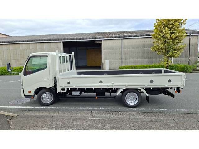 Hino Dutro 4