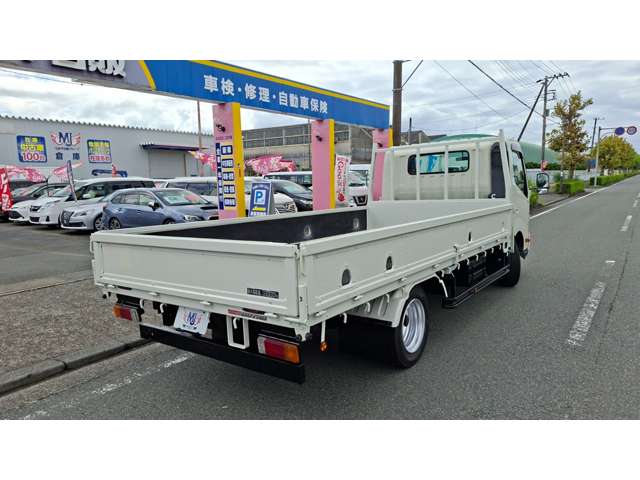 Hino Dutro 7