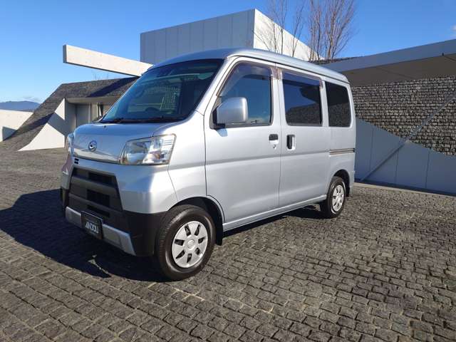 Daihatsu Hijet Cargo 2