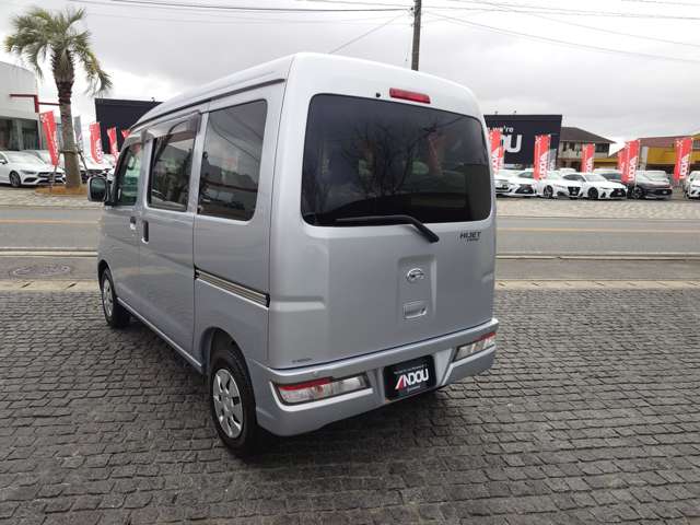 Daihatsu Hijet Cargo 3
