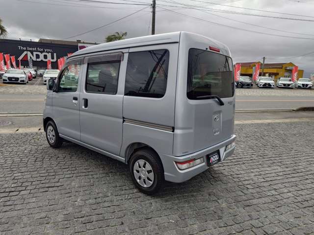 Daihatsu Hijet Cargo 4