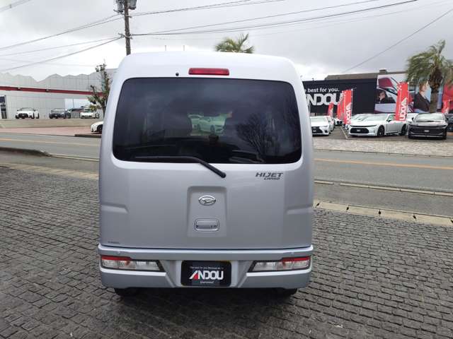 Daihatsu Hijet Cargo 7