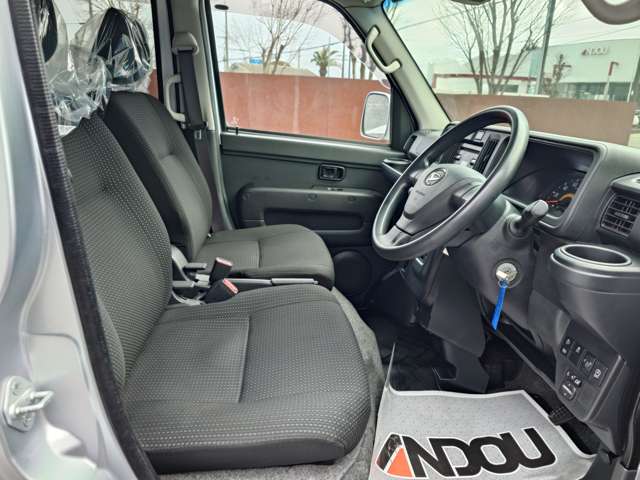 Daihatsu Hijet Cargo 10