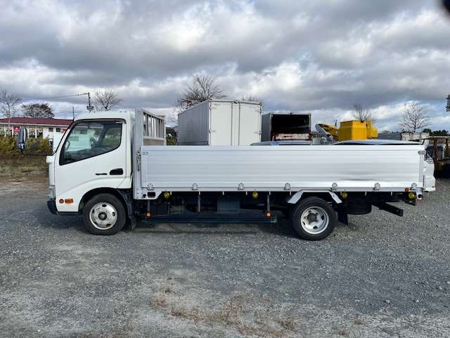 Hino Dutro 4