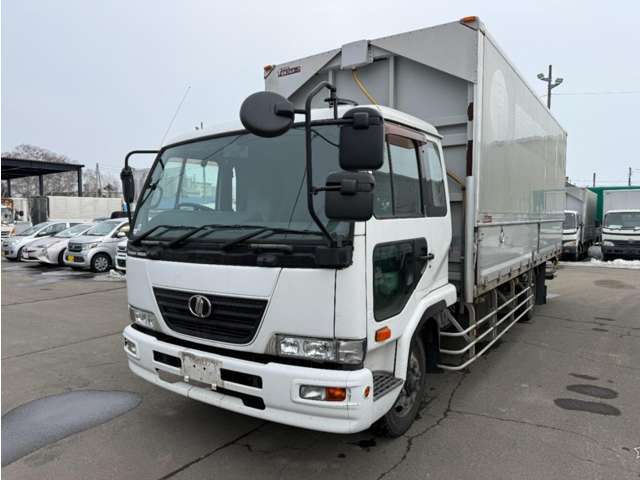 Nissan Condor 4