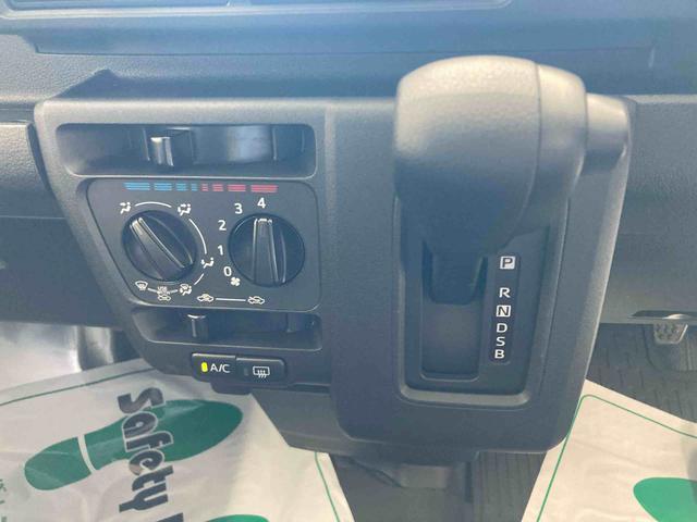 Daihatsu Hijet Cargo 11