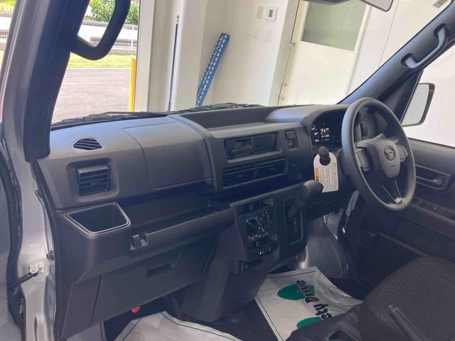 Daihatsu Hijet Cargo 12