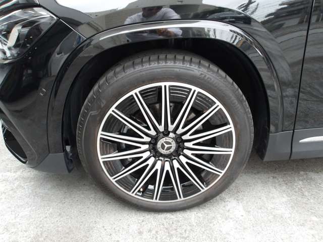 Mercedes-Benz GLA-Class 2