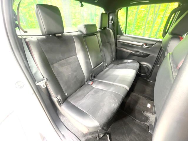 Toyota Hilux 8