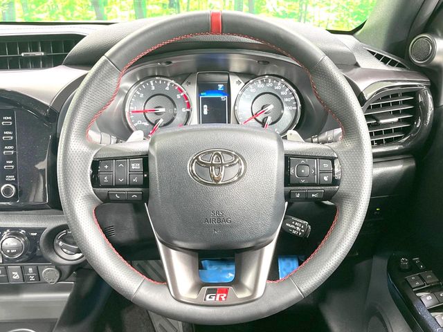 Toyota Hilux 9