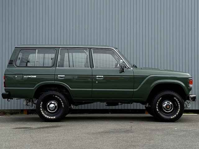 Toyota Land Cruiser 60 12