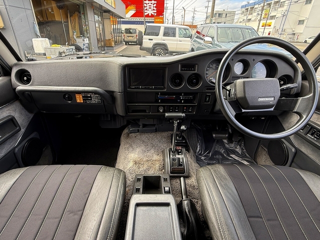 Toyota Land Cruiser 60 3