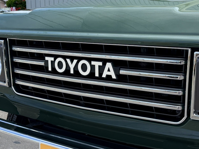 Toyota Land Cruiser 60 8