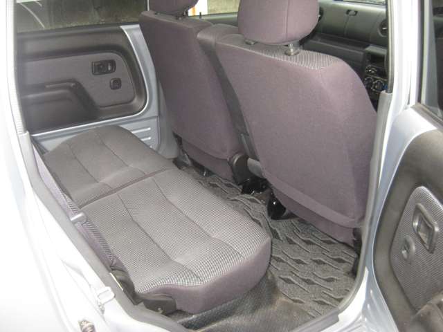 Daihatsu ネイキッド 6