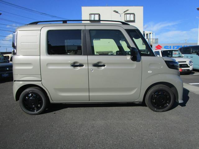 Suzuki Spacia Base 4