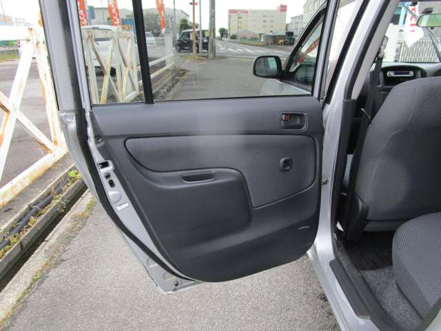 Toyota Succeed Van 11