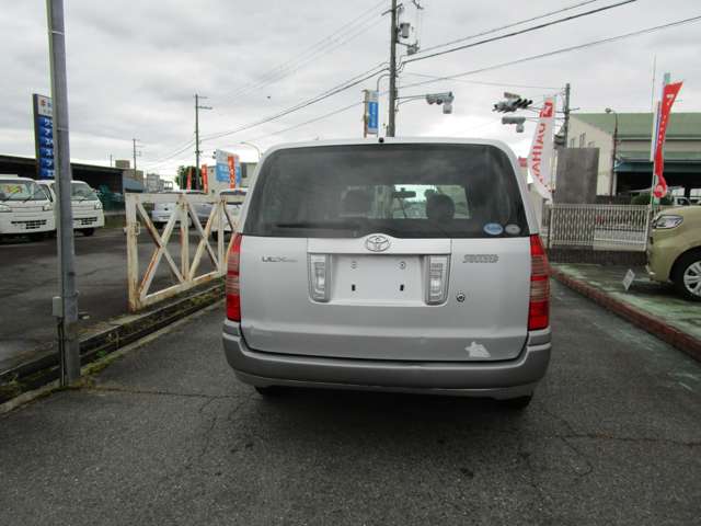 Toyota Succeed Van 4