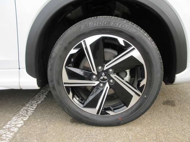 Mitsubishi Eclipse Cross 8