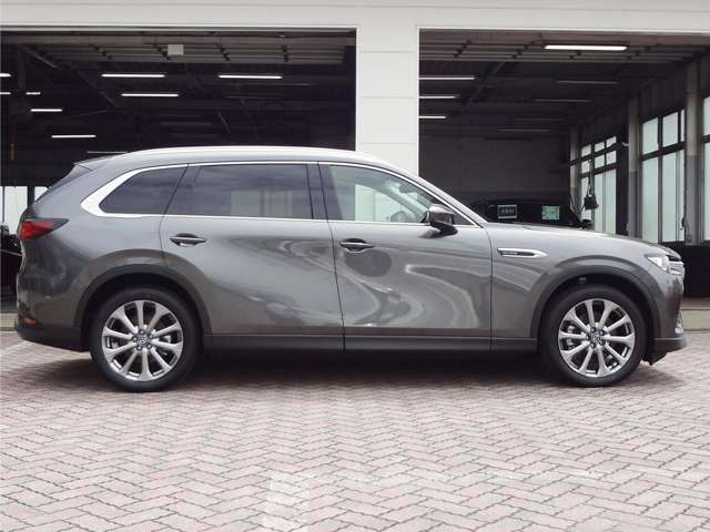 Mazda CX-80 4