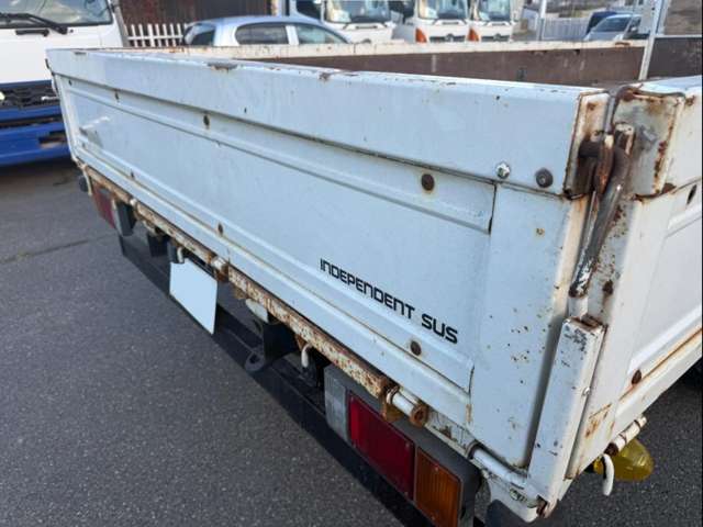 Isuzu Elf 12