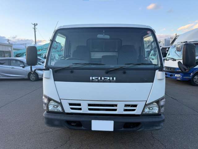 Isuzu Elf 3
