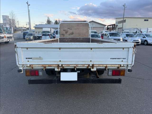 Isuzu Elf 7