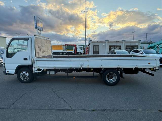 Isuzu Elf 9