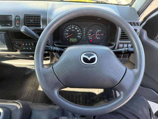 Mazda Bongo Truck 5