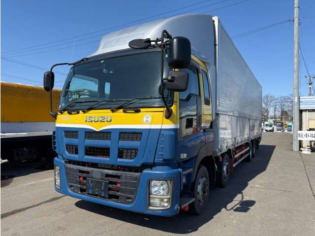 Isuzu Giga 4