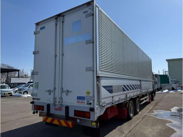 Isuzu Giga 8