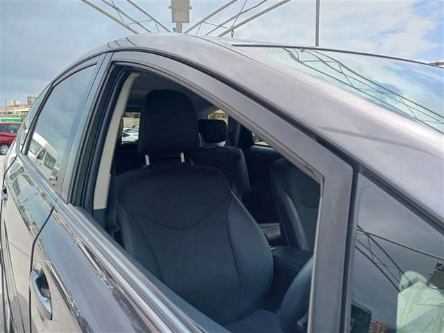 Toyota Prius α 12