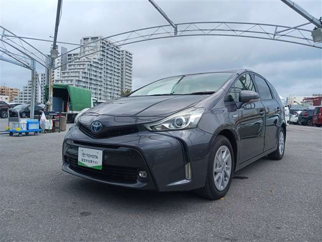 Toyota Prius α 3