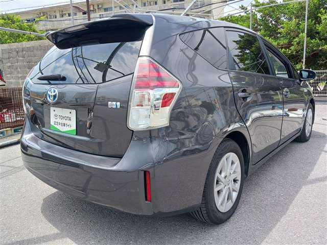 Toyota Prius α 7