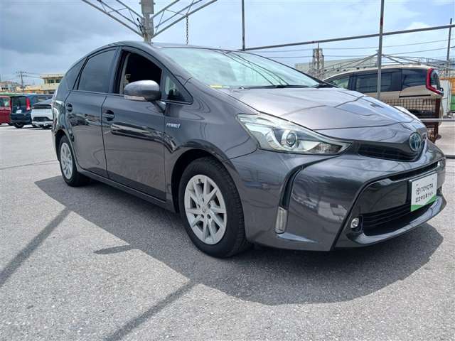 Toyota Prius α 8