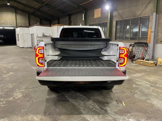 Toyota Hilux 11