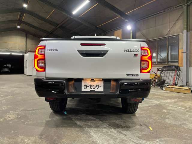 Toyota Hilux 8