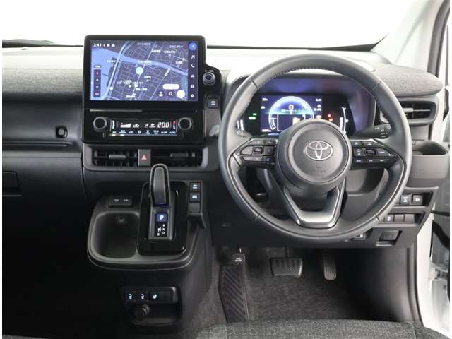 Toyota Sienta 4