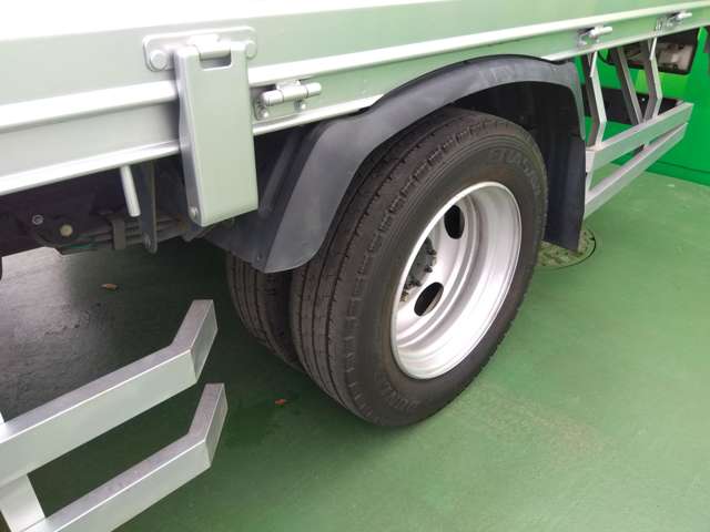 Hino Dutro 12